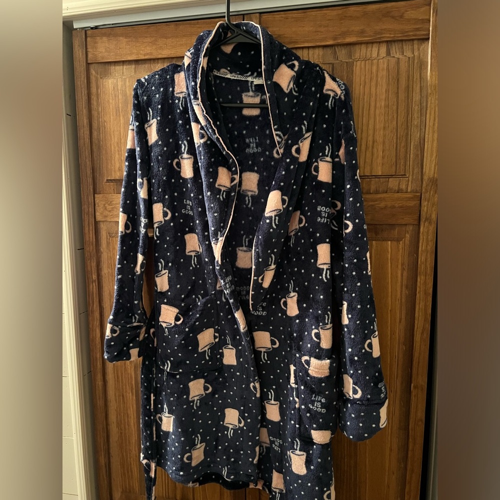 Life is good robe
